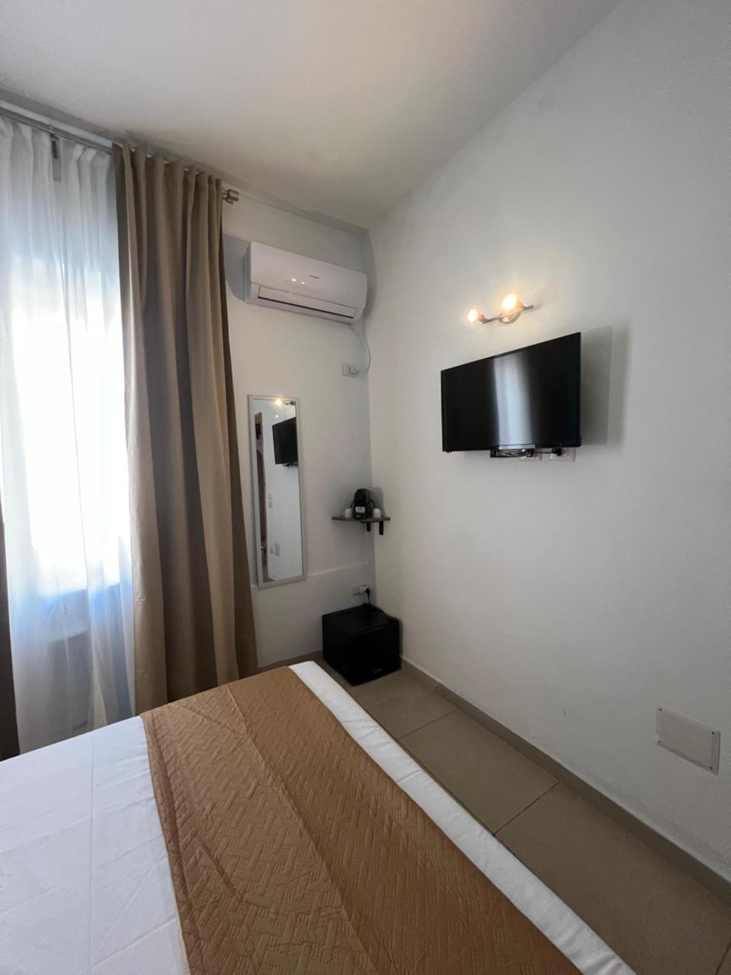 Les Chambres De Francoise Guest House Olbia Ngoại thất bức ảnh