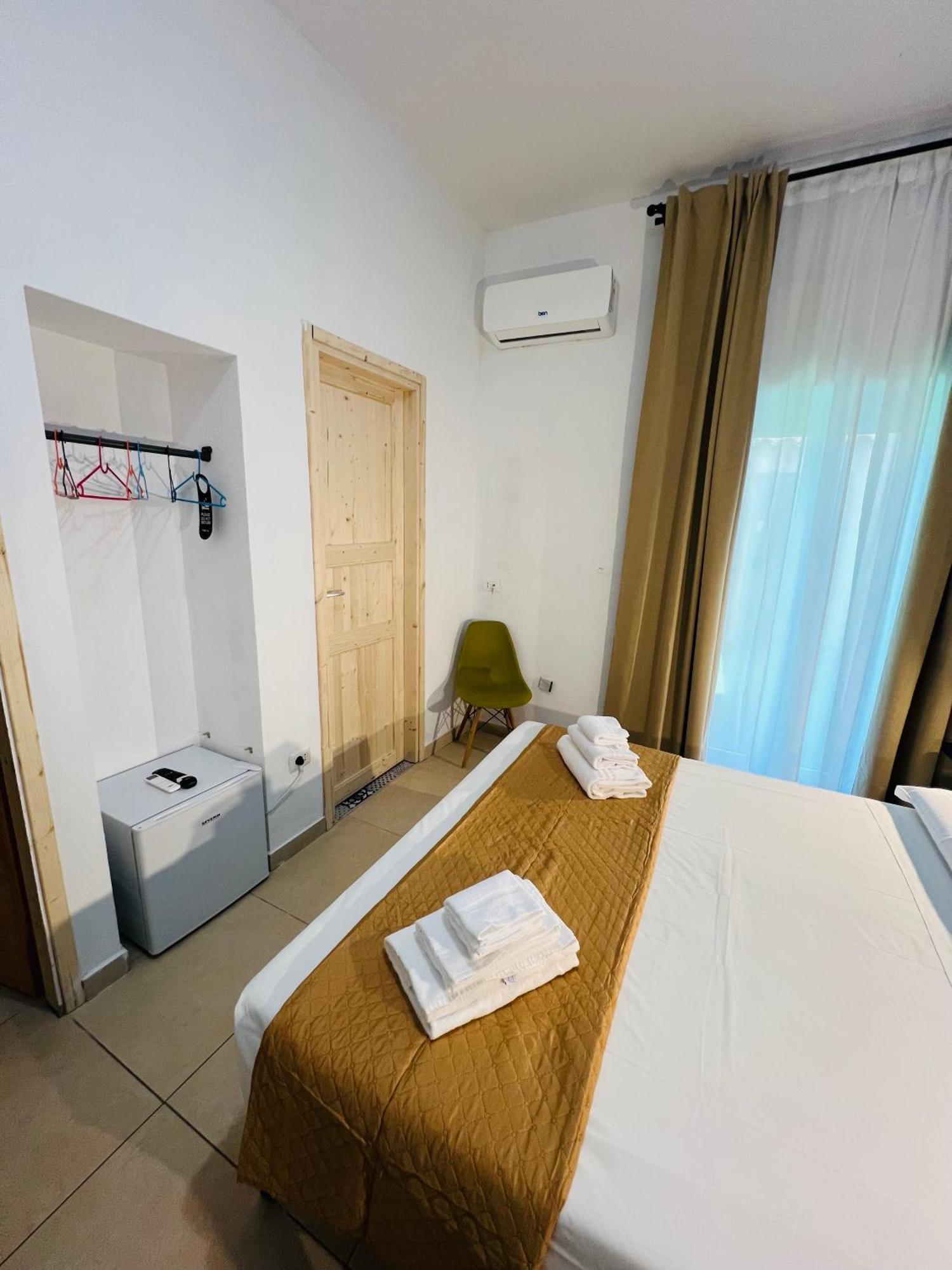 Les Chambres De Francoise Guest House Olbia Ngoại thất bức ảnh