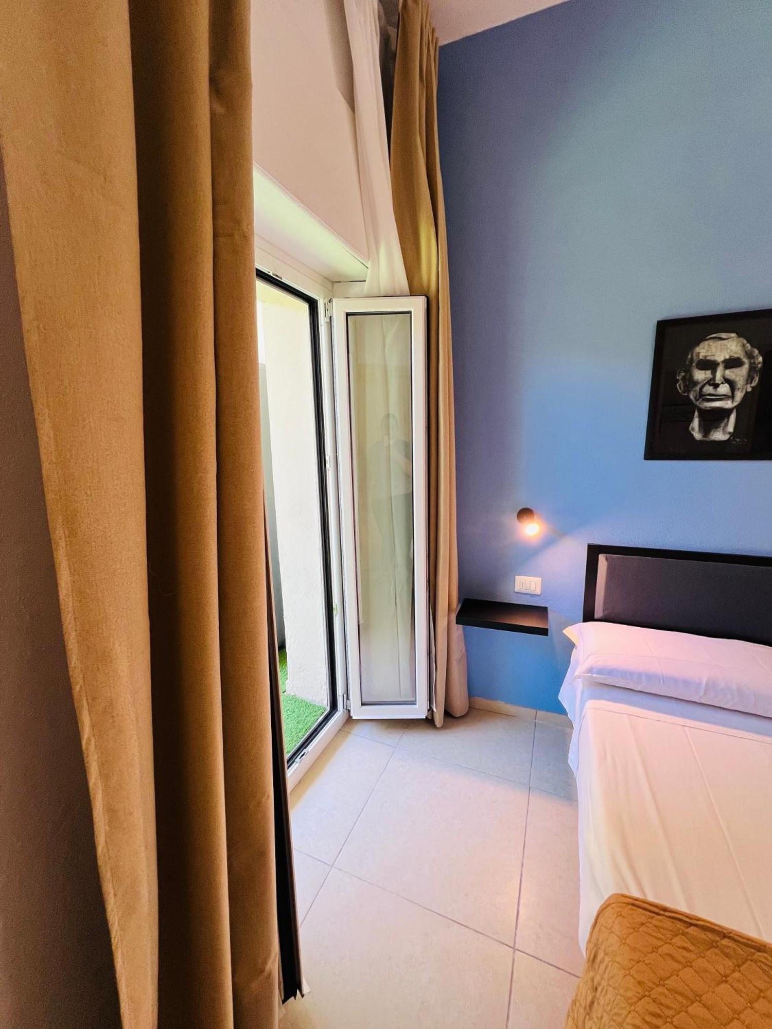 Les Chambres De Francoise Guest House Olbia Ngoại thất bức ảnh