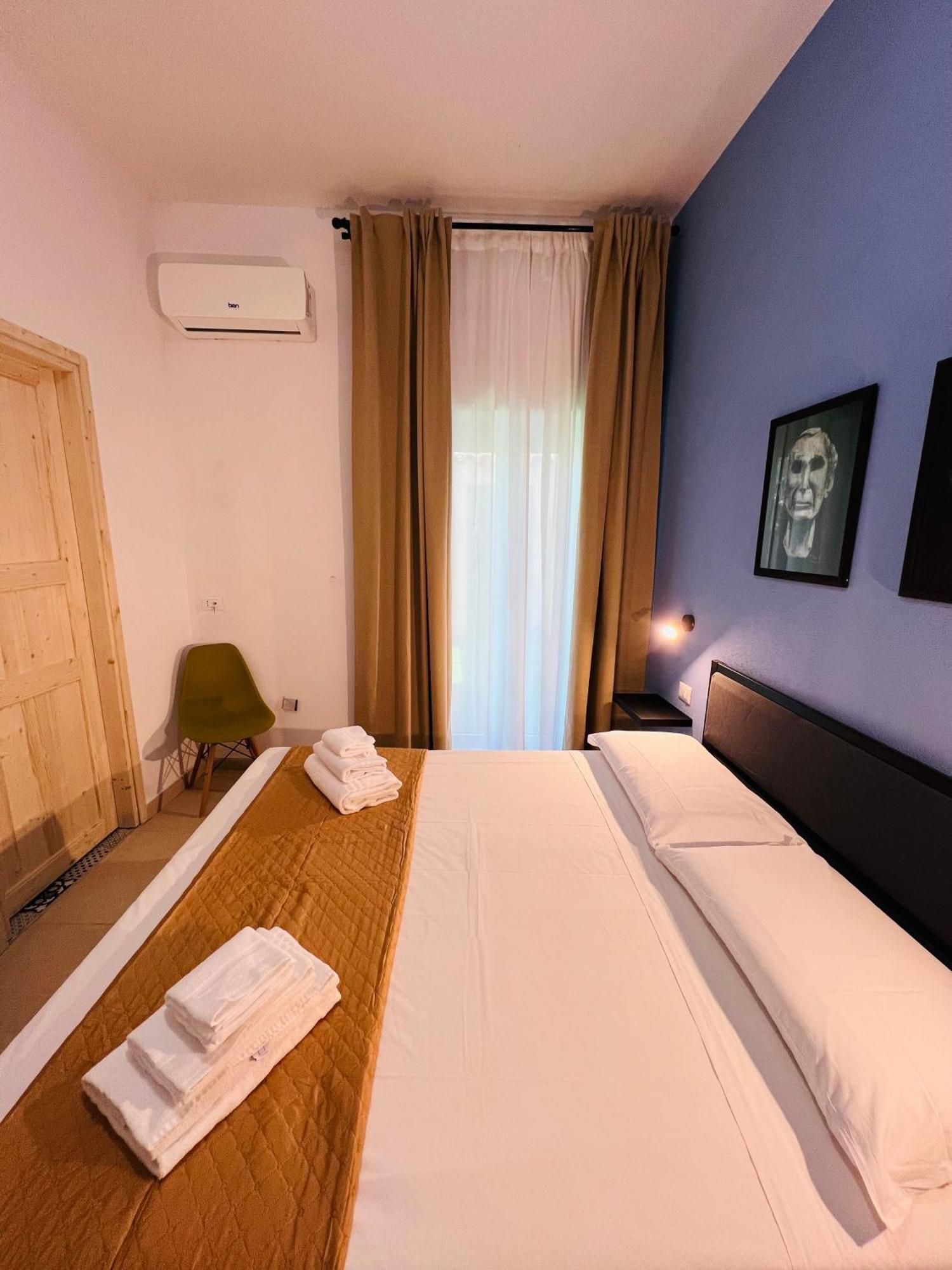 Les Chambres De Francoise Guest House Olbia Ngoại thất bức ảnh