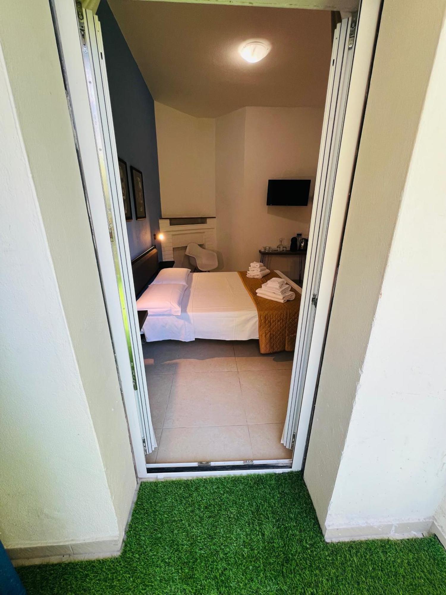 Les Chambres De Francoise Guest House Olbia Ngoại thất bức ảnh