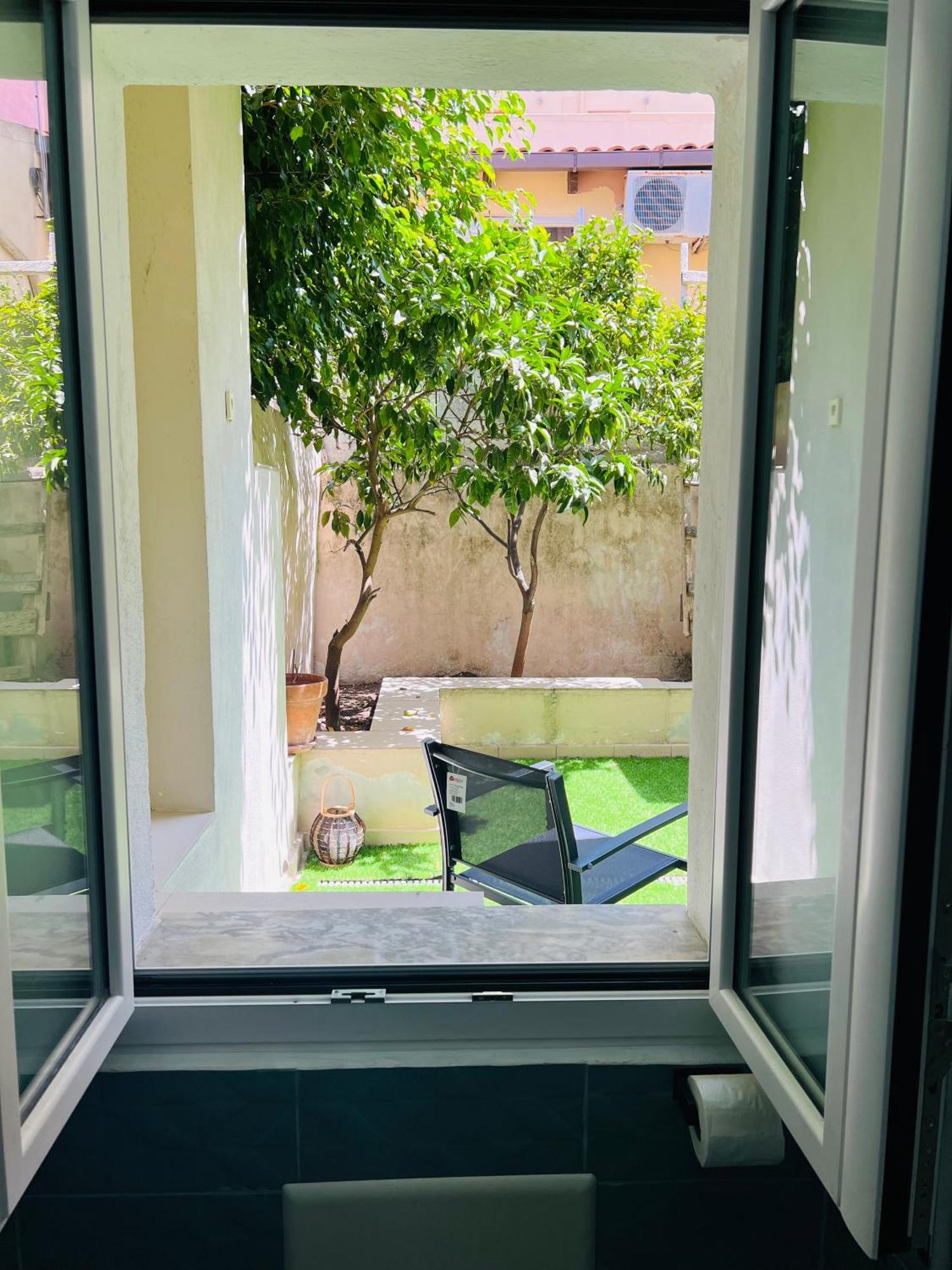 Les Chambres De Francoise Guest House Olbia Ngoại thất bức ảnh