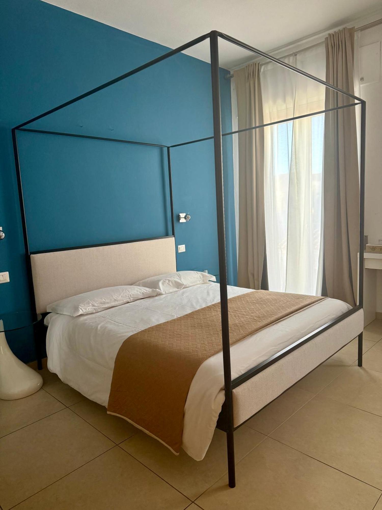 Les Chambres De Francoise Guest House Olbia Ngoại thất bức ảnh