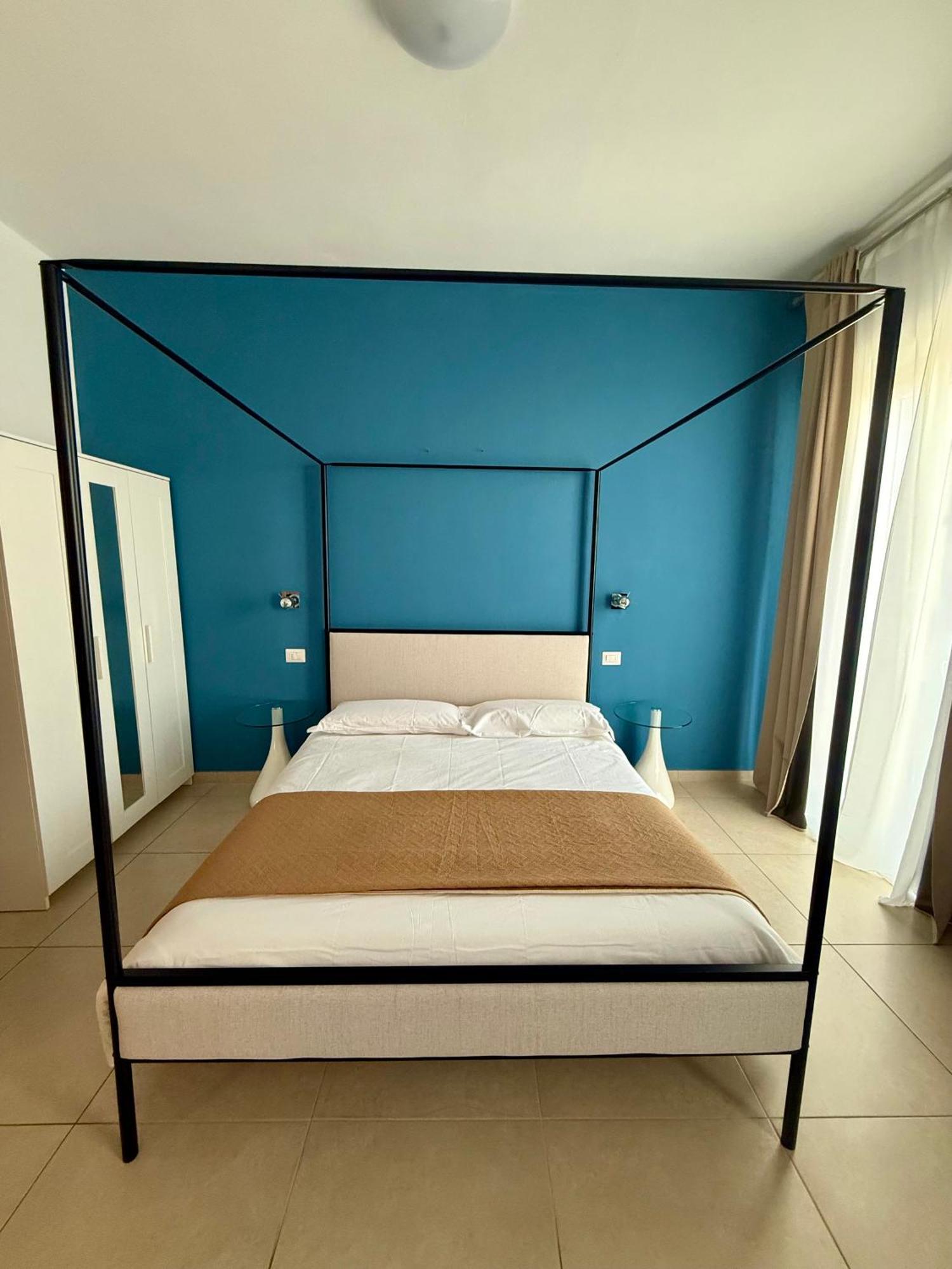 Les Chambres De Francoise Guest House Olbia Ngoại thất bức ảnh