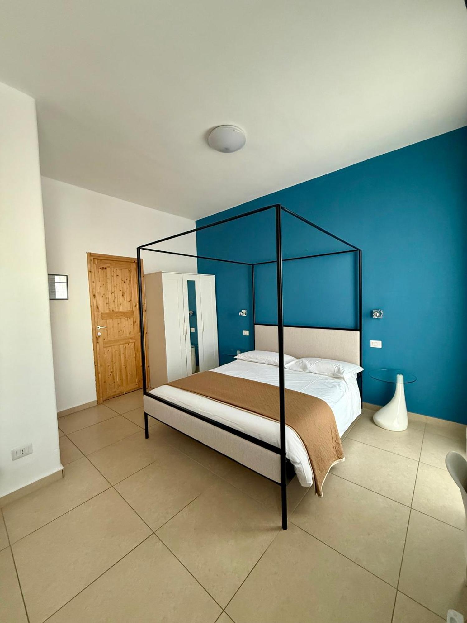 Les Chambres De Francoise Guest House Olbia Ngoại thất bức ảnh
