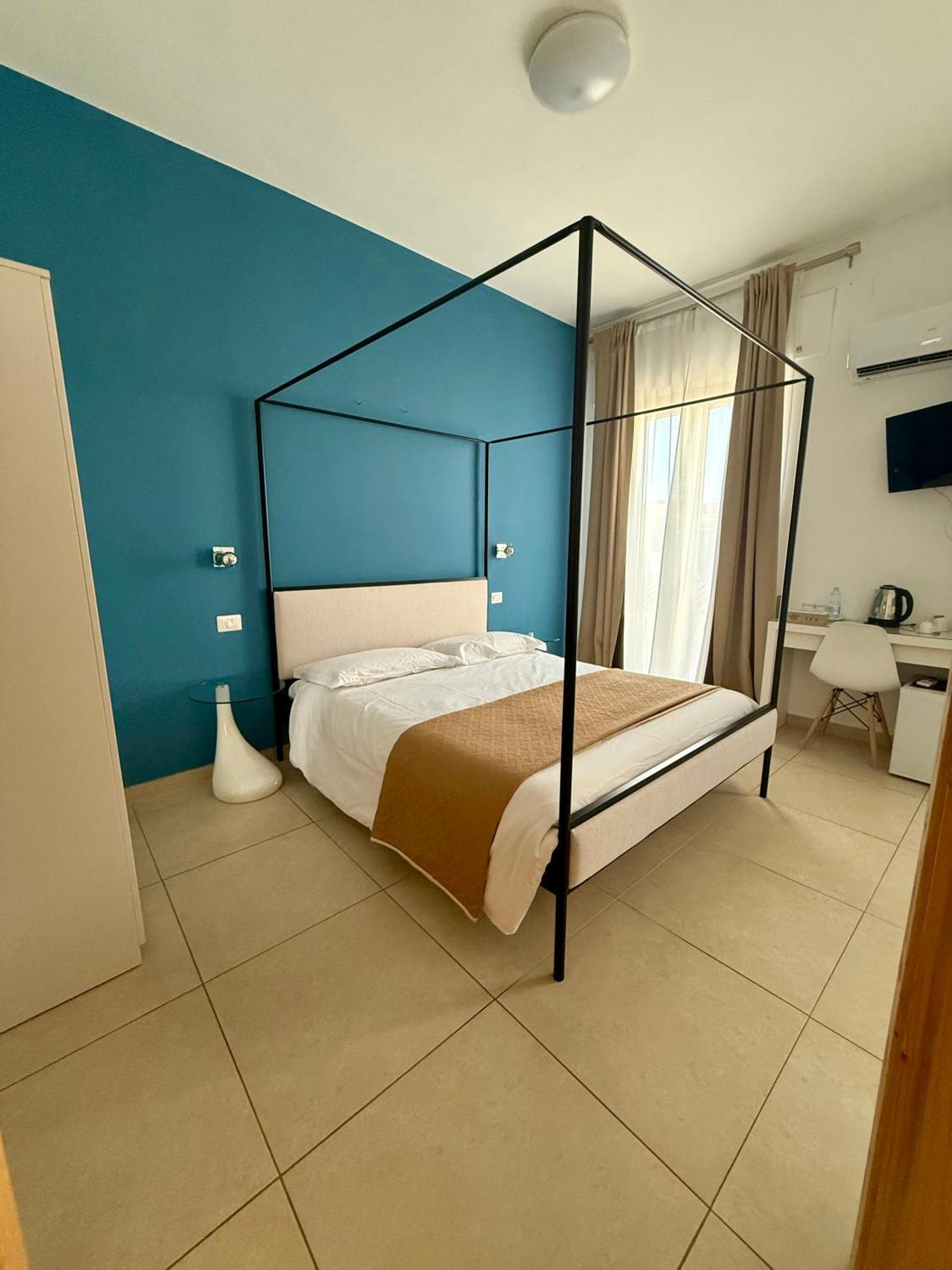 Les Chambres De Francoise Guest House Olbia Ngoại thất bức ảnh