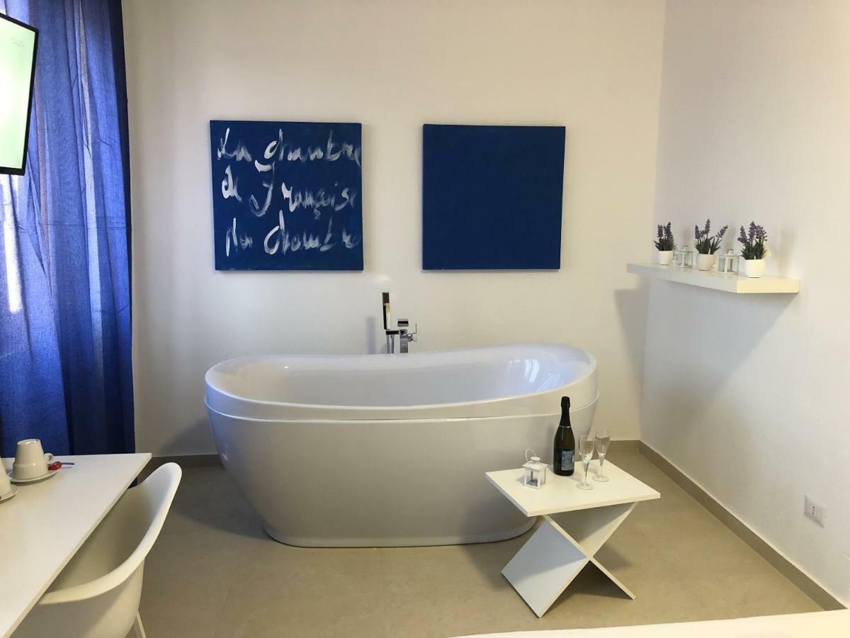 Les Chambres De Francoise Guest House Olbia Ngoại thất bức ảnh