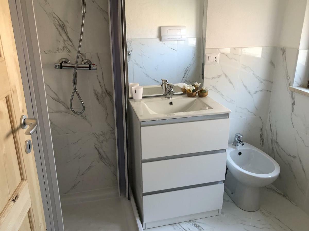 Les Chambres De Francoise Guest House Olbia Ngoại thất bức ảnh